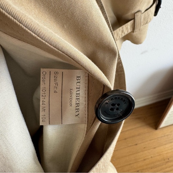 Burberry Tan Trench Coat - Picture 4 of 9